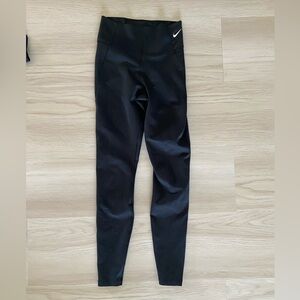 Dry fit Nike leggings size XS
IN A GOOD‎ CONDITION